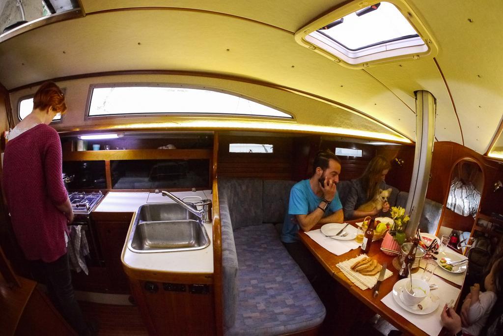 Hotel Norwavey, Sleep In A Boat Krokelvdalen Zewnętrze zdjęcie